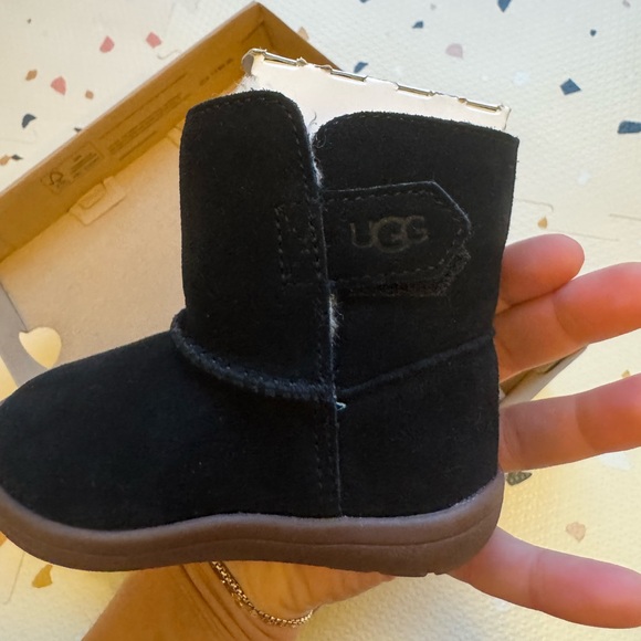 UGG Keelan Boots Size 5 - Picture 4 of 10